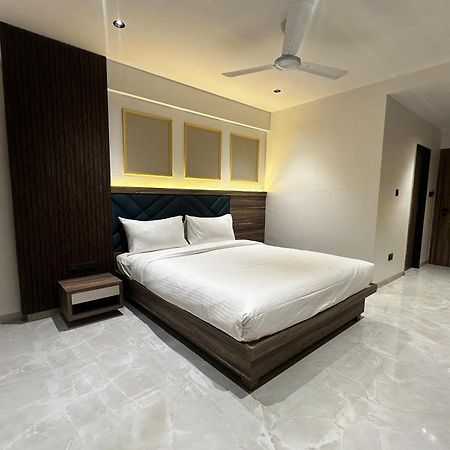 Hotel Kushala Grand, Dombivali Mangrul Luaran gambar