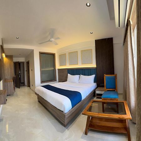 Hotel Kushala Grand, Dombivali Mangrul Luaran gambar