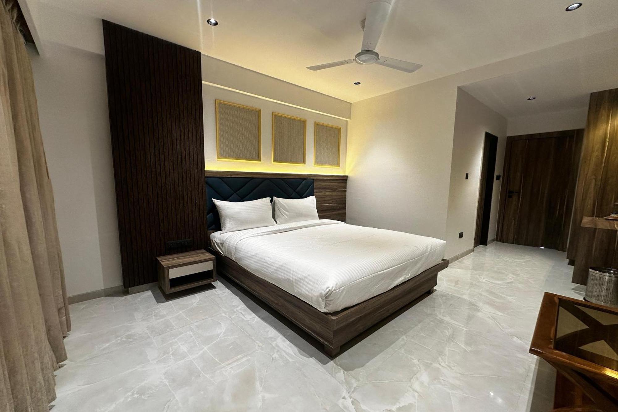 Hotel Kushala Grand, Dombivali Mangrul Luaran gambar