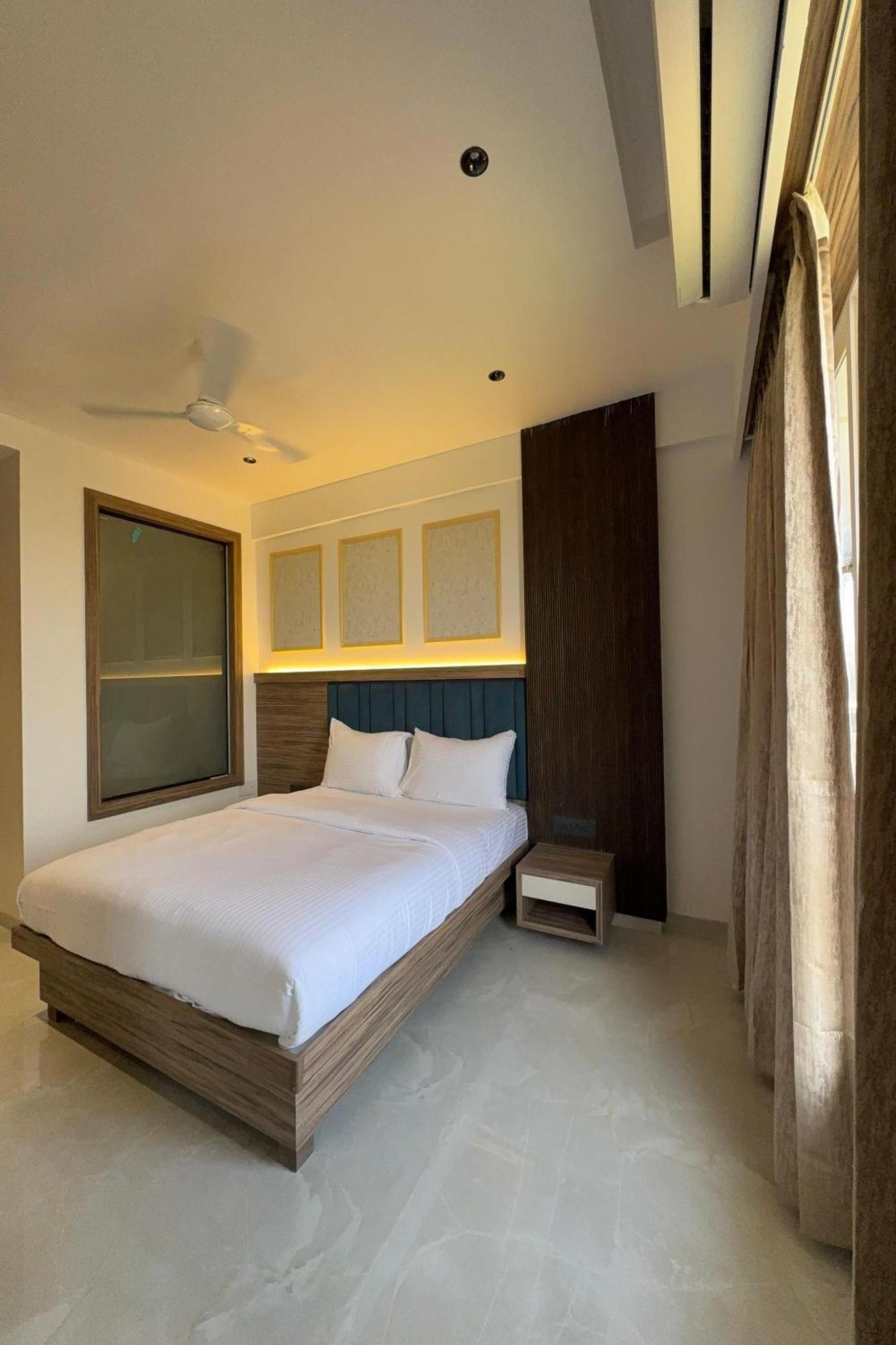 Hotel Kushala Grand, Dombivali Mangrul Luaran gambar